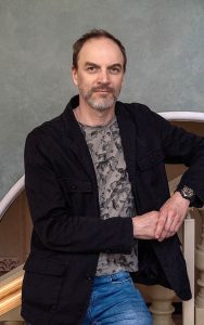 Prodziekan ds. artystycznych i kontaktów z otoczeniem społeczno-kulturalnym dr hab. Tomasz Barczyk, prof. UMK